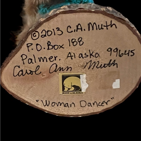 Alaskan Artist Carol Ann Muth “Woman Dancer” Inuit Spirit Dancer Doll Figurine - Picture 4 of 4